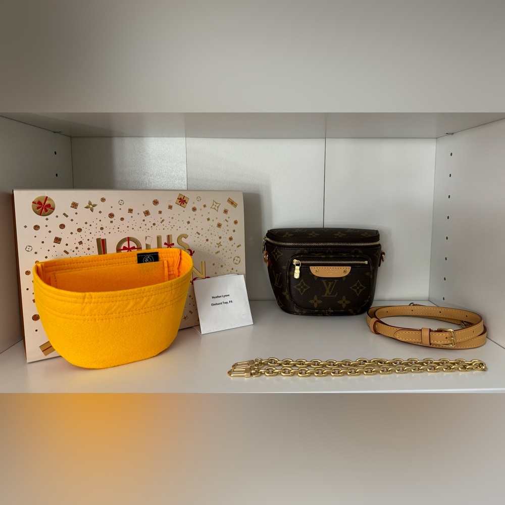 Louis Vuitton mini bumbag 🥰